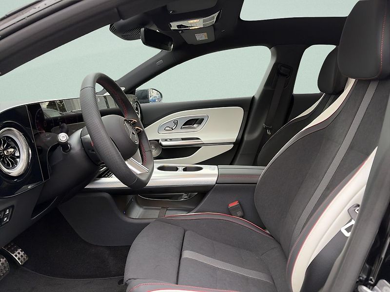 Mercedes-Benz CLA (2025) 200 - fotka 13 z 15