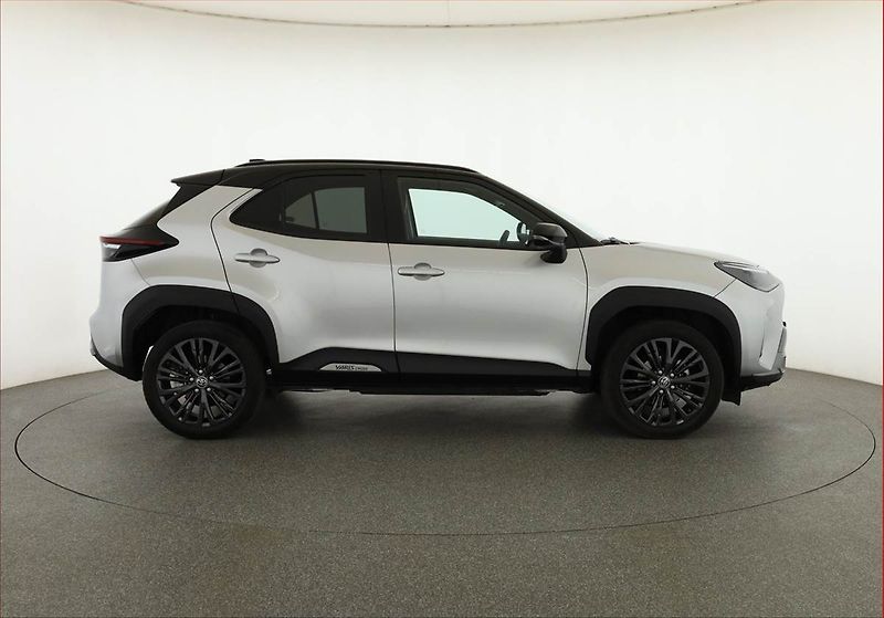Toyota Yaris Cross (2023) 1.5 VVT-iE E-Four - fotka 6 z 21