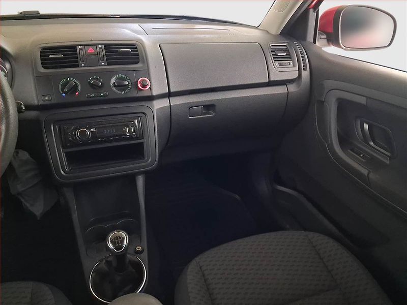 Škoda Fabia (2011) 1.2 TSI, nová STK, zamluveno - fotka 8 z 16