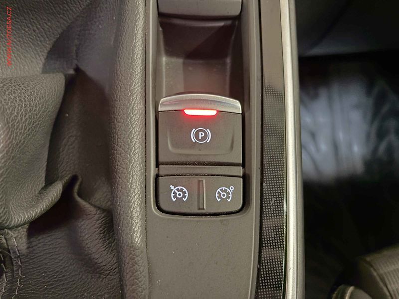 Renault Scénic (2017) 1.6 dCi, navi, LED, autoAC - fotka 17 z 17