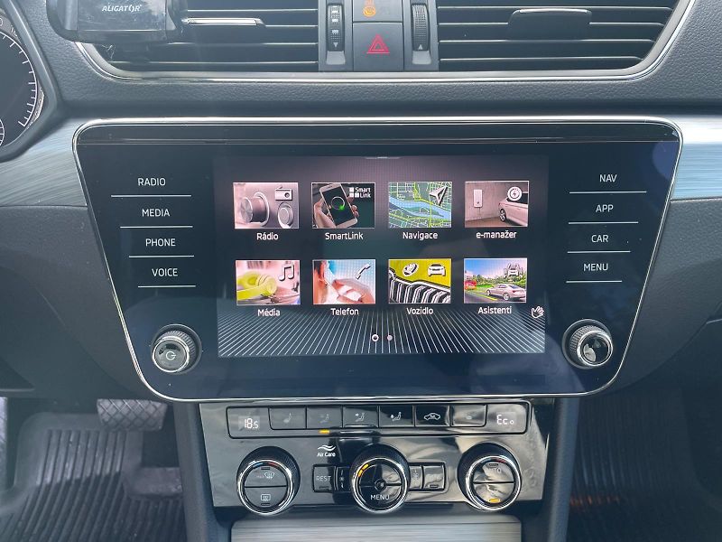 Škoda Superb (2020)  1.4 TSI iV Style DSG - fotka 7 z 15