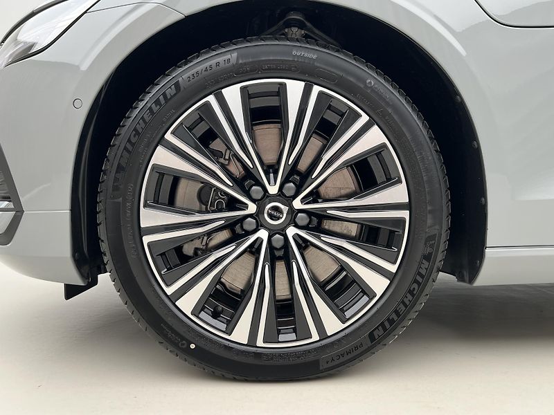 Volvo V60 (2026) T8 BRIGHT PLUS AUT - fotka 16 z 45