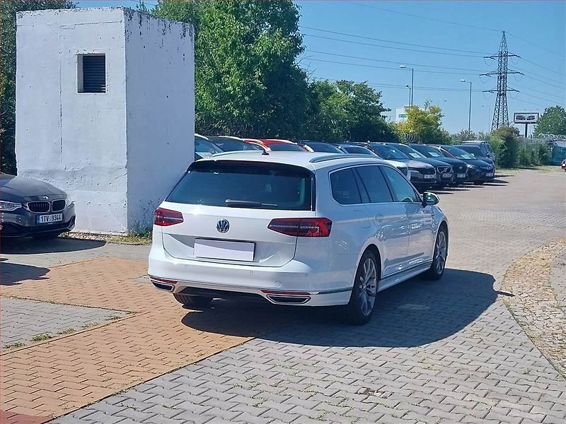 Volkswagen Passat (2016) R-Line 2.0 BiTDI, 4X4 - fotka 5 z 18