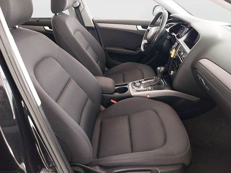 Audi A4 (2013) 2.0 TDI, Automat, Navi, Xenony - fotka 9 z 22