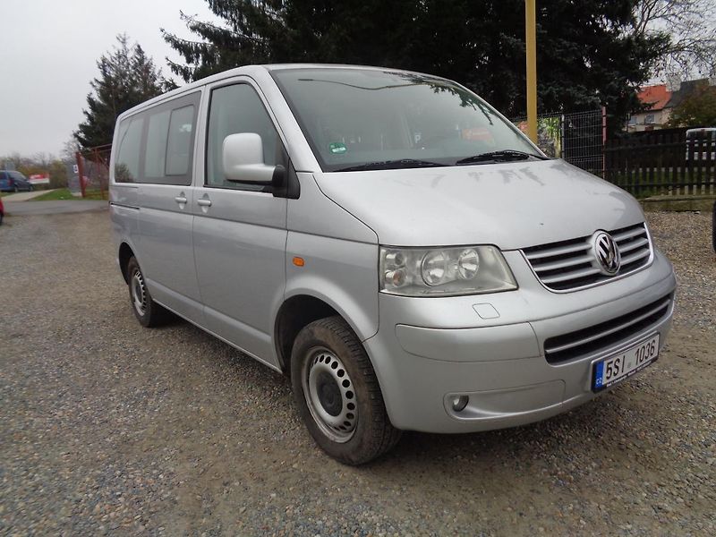 Volkswagen Caravelle 2,5 TDI  4x4 - fotka 1 z 16