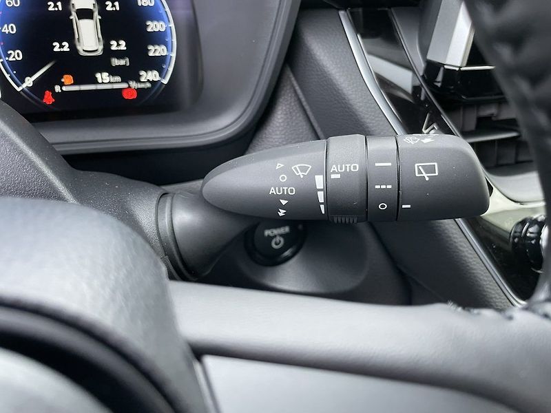 Toyota Corolla Cross 1.8 HEV - fotka 24 z 27