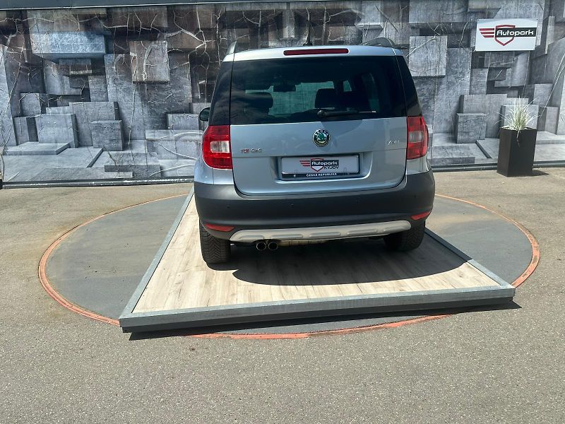 Škoda Yeti (2012) 2.0TDi, 125KW, 4x4, SERVIS - fotka 7 z 24