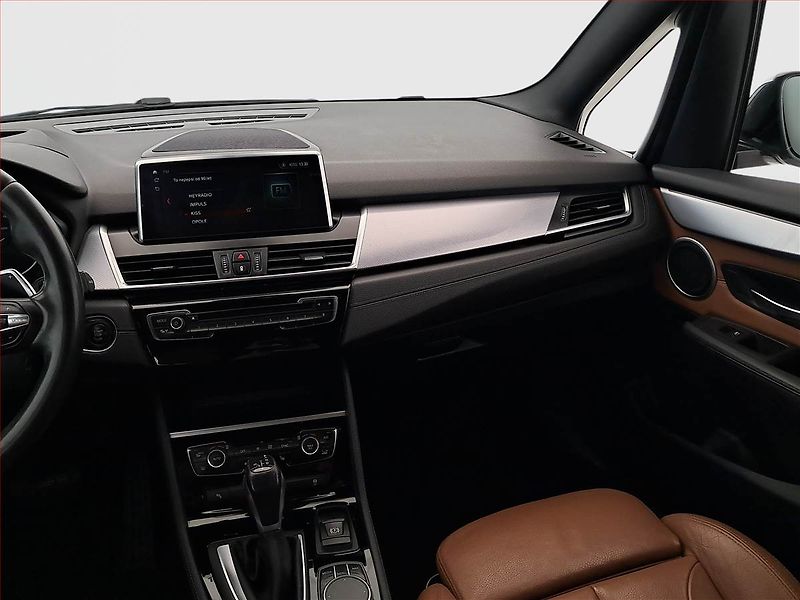 BMW Řada 2 (2017) M Sport 220i Gran Tourer - fotka 8 z 27