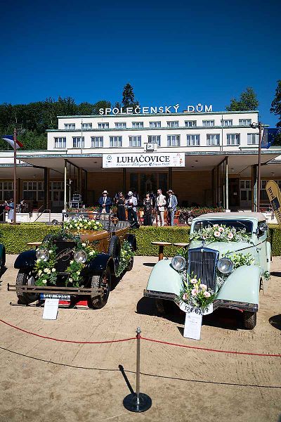 Automobilové skvosty byly k vidění v sobotu v lázeňském městě, kde se při závěru akce Concours d’Elegance Luhačovice 2026 představilo více než 50 historických automobilů z několika evropských zemí.