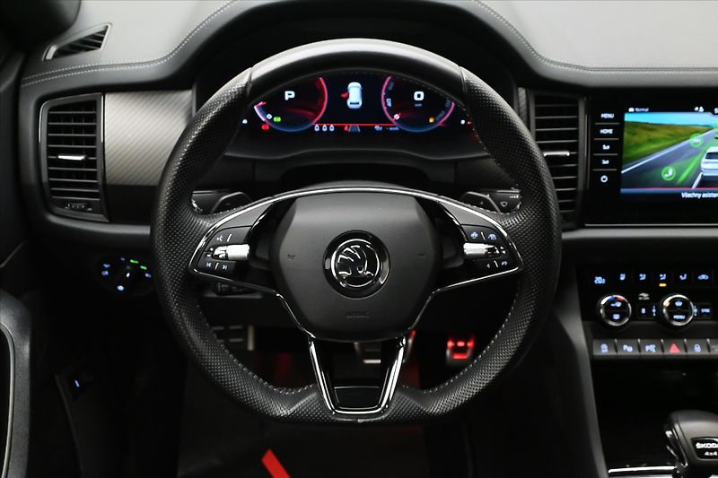 Škoda Kodiaq 2,0 TDI 147kW DSG 4x4 Sport LI - fotka 18 z 33