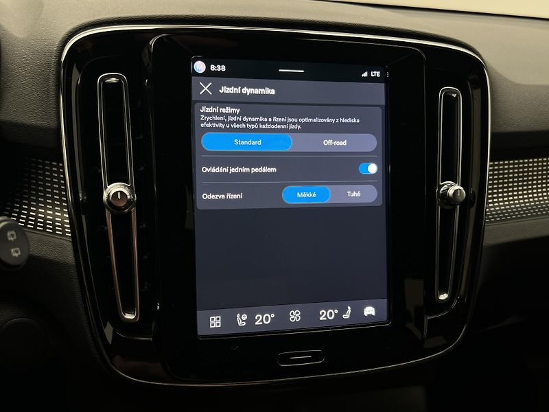 Volvo XC40 RECHARGE PLUS TWIN ENGINE AUT - fotka 31 z 43