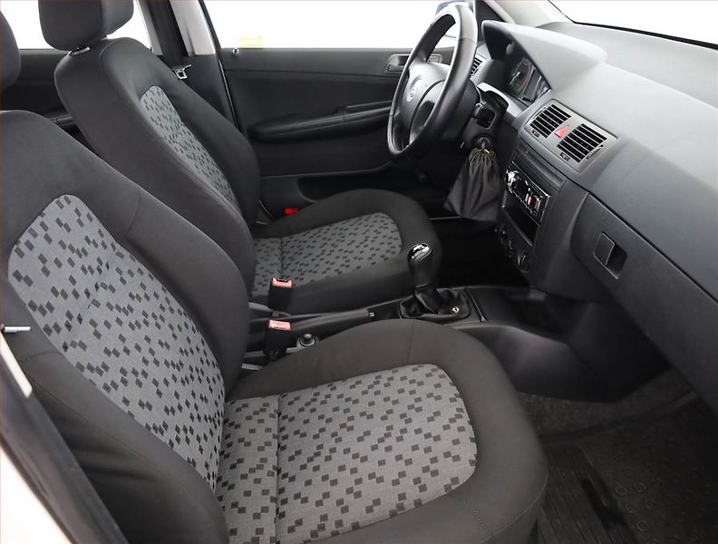 Škoda Fabia (2005) 1.4 16V, po STK, Tažné - fotka 7 z 14