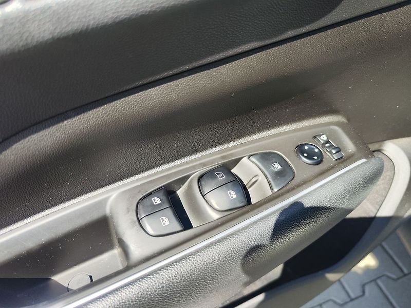 Renault Koleos 1.8 DCI/110kW 1.Majitel, Navi - fotka 31 z 32
