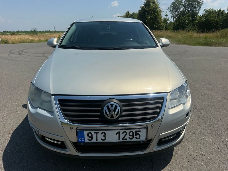 Volkswagen Passat 2,0 103 KW KLIMATIZACE PLNĚ DO - fotka 8 z 15