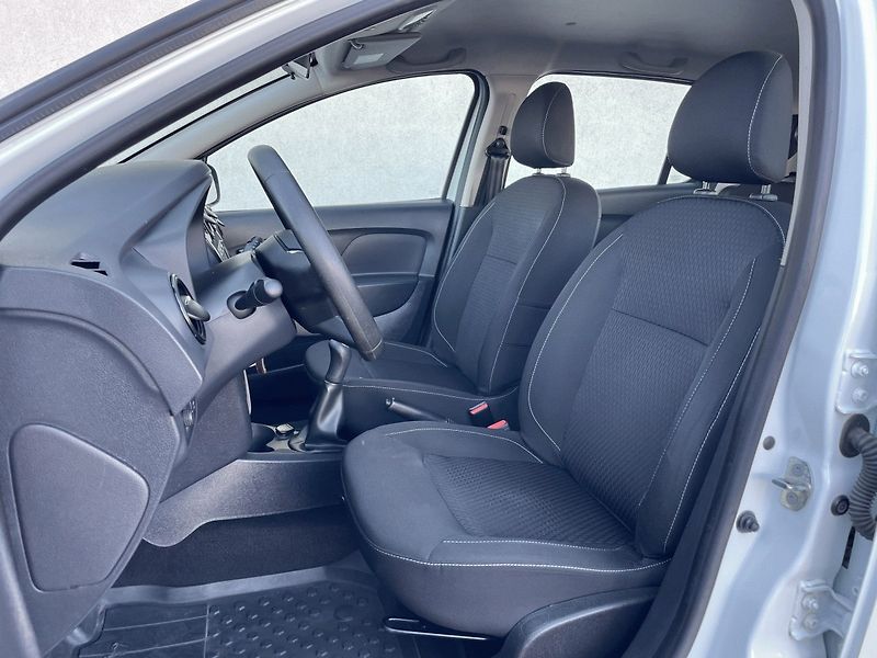 Dacia Sandero (2017) Arctica 0,9TCe 90k - fotka 17 z 21