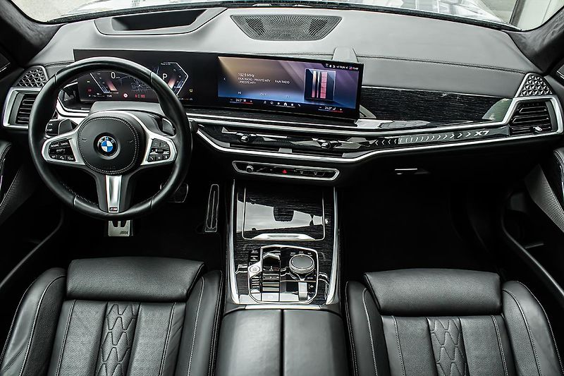 BMW X7 3,0   xDrive40d ČR MpaketHarma - fotka 23 z 32