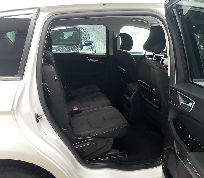 Ford S-MAX Titanium 2,0D 110kW 7 MÍST, ČR - fotka 13 z 28