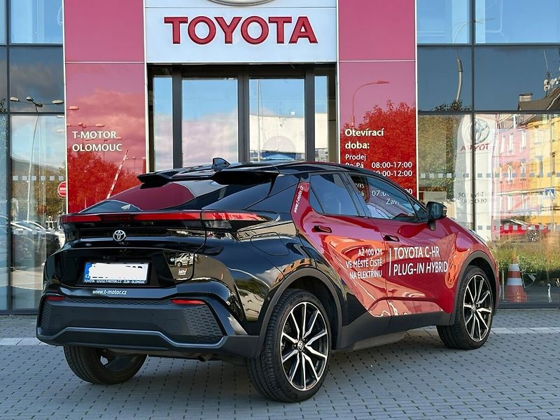 Toyota C-HR 2.0L PHEV 0 - 1 CVT (2x4) 8L G - fotka 4 z 18
