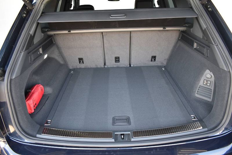 Volkswagen Touareg (2025) R-Line 3.0TDI 210kW,tažné,weba - fotka 11 z 27