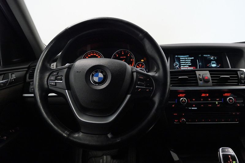 BMW X4 - fotka 16 z 23