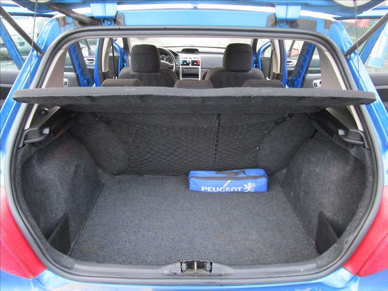 Peugeot 307 1.6HDi  aut. Klima - fotka 31 z 37