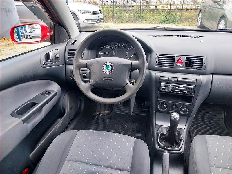 Škoda Octavia (2009) 1.9 TDI , Serv.kniha, nová STK - fotka 7 z 12