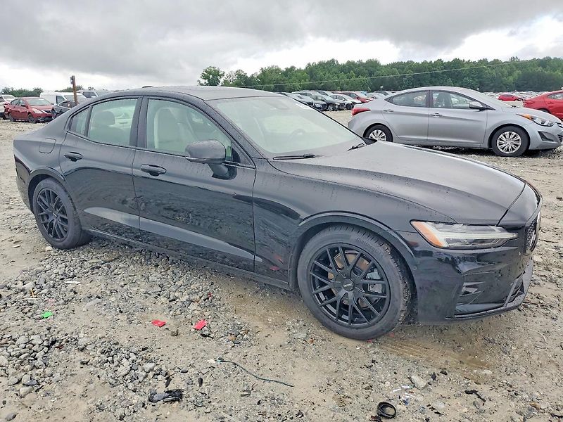 Volvo S60 (2023) PLUS - fotka 2 z 11