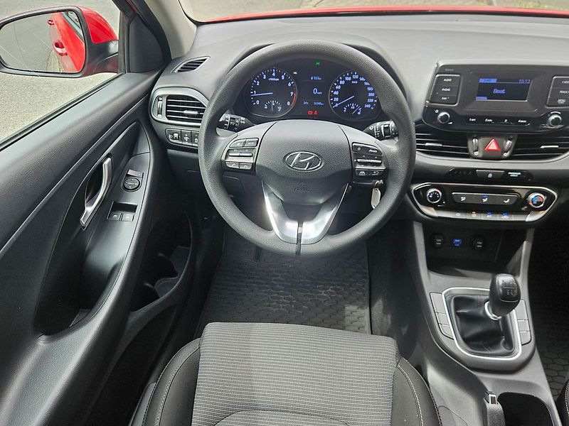 Hyundai i30 1.5i Start Plus, 1.maj. - fotka 13 z 29