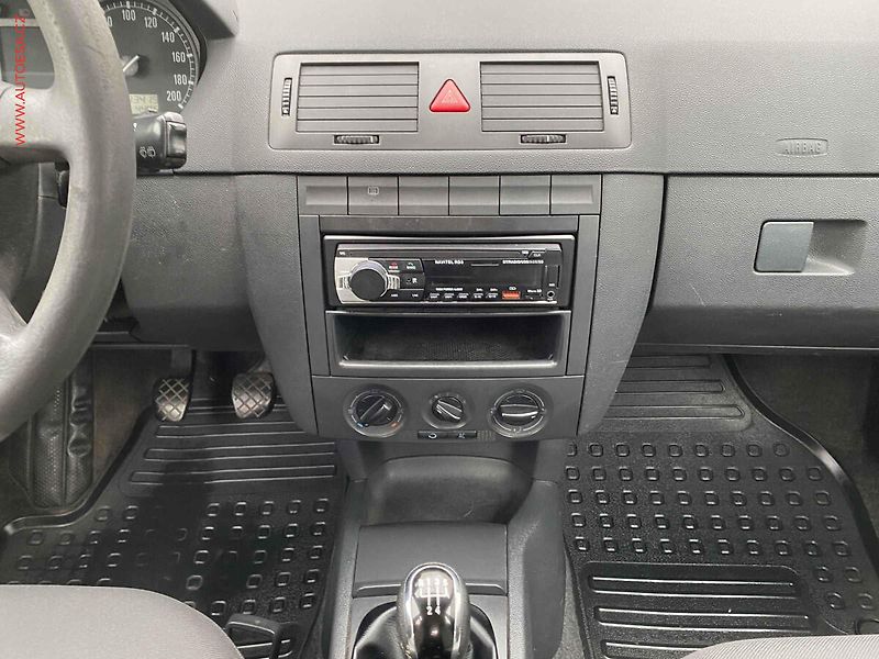 Škoda Fabia (2003) 1.2 12V, ČR, Klima, TZ - fotka 12 z 15