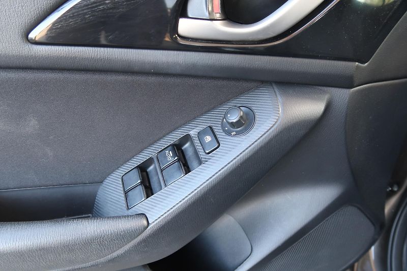 Mazda 3 (2014) HB 1,5 G100, 2 sady kol, ČR - fotka 19 z 28