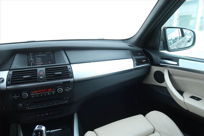 BMW X5 (2013) xDrive30d, 4X4, Automat - fotka 8 z 26