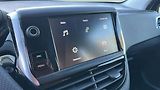 Peugeot 2008 Active 1,2 PureTech 61kW MT5/7 - náhled 13
