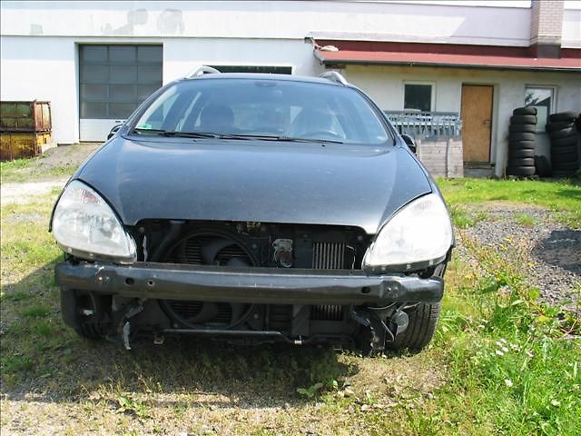 Citroën C5 2,2 HDi  16V SX - fotka 2 z 14