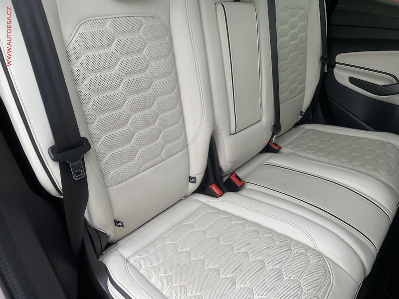 Ford Kuga (2017) 2.0TDCi 4x4, Vignale, AT, - fotka 11 z 21