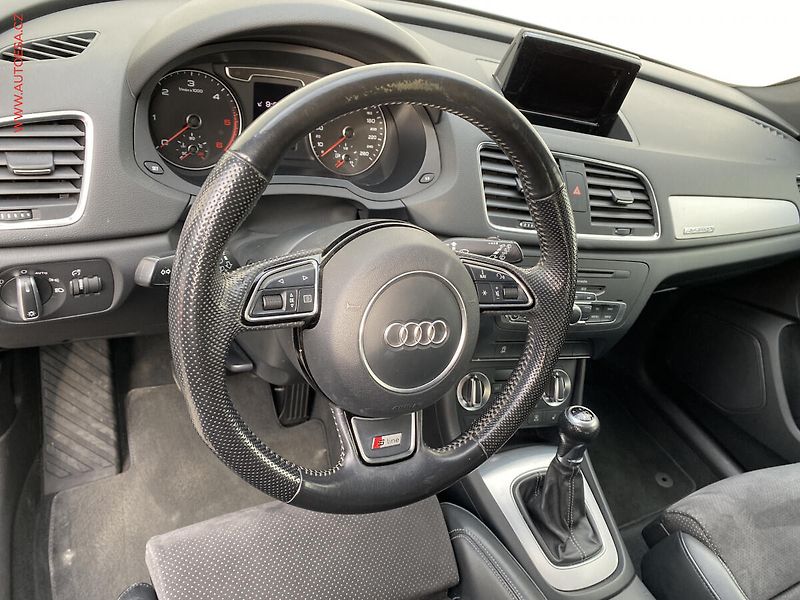 Audi Q3 (2014) 2.0 TDi quattro, S-line - fotka 12 z 17