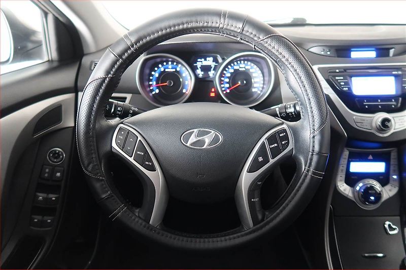 Hyundai Elantra (2011) 1.6, Serv.kniha, Tempomat - fotka 15 z 16