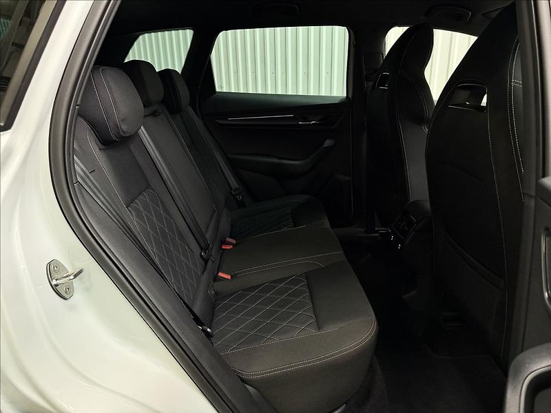 Škoda Karoq SPORTLINE 1.5TSI DSG ACC DCC - fotka 38 z 43