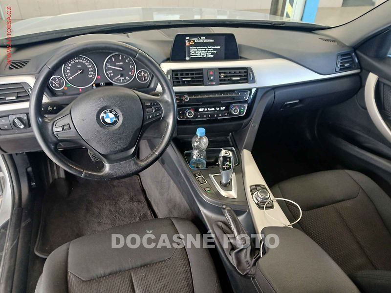 BMW Řada 3 (2017) 2.0 D 318d, 1.maj, AT, navi - fotka 3 z 3