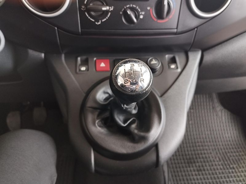 Citroën Berlingo (2014) 1,6i,88KW,LED,KLIMA,SERVISKA - fotka 19 z 26