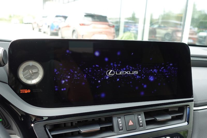Lexus ES 300h ZLEVNĚNO 2,5 HSD LIMITED EDITI - fotka 19 z 41