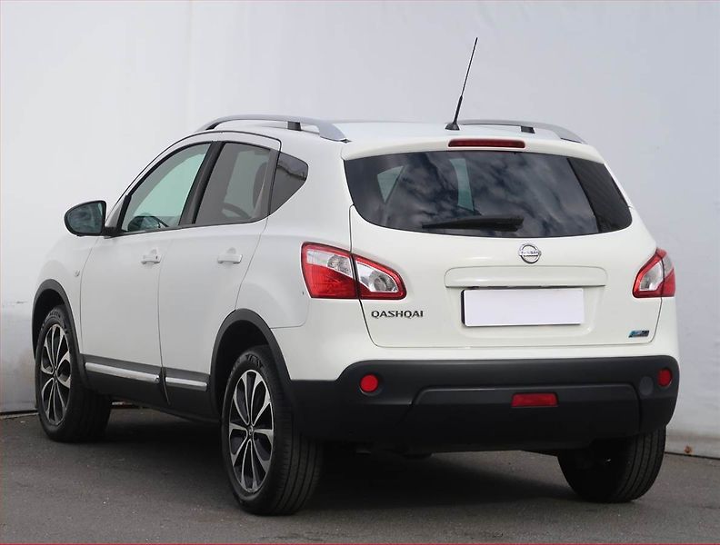 Nissan Qashqai (2013) 1.6 dCi, Serv.kniha, Navi - fotka 4 z 19