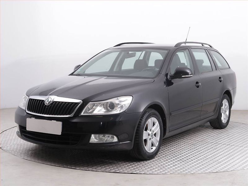 Škoda Octavia (2010) 1.4 TSI, Serv.kniha, Tempomat - fotka 2 z 16