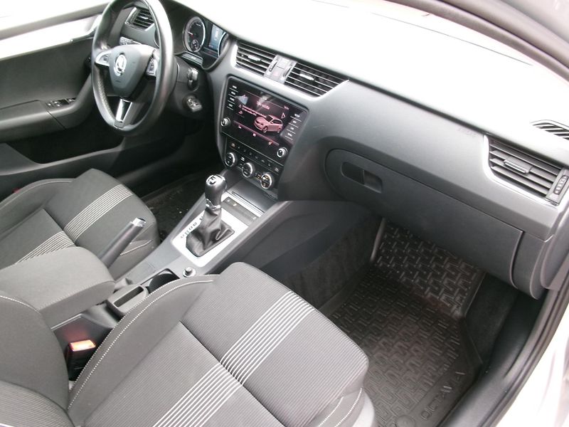 Škoda Octavia (2019) 2,0TDI 4x4 DSG AC - fotka 21 z 32