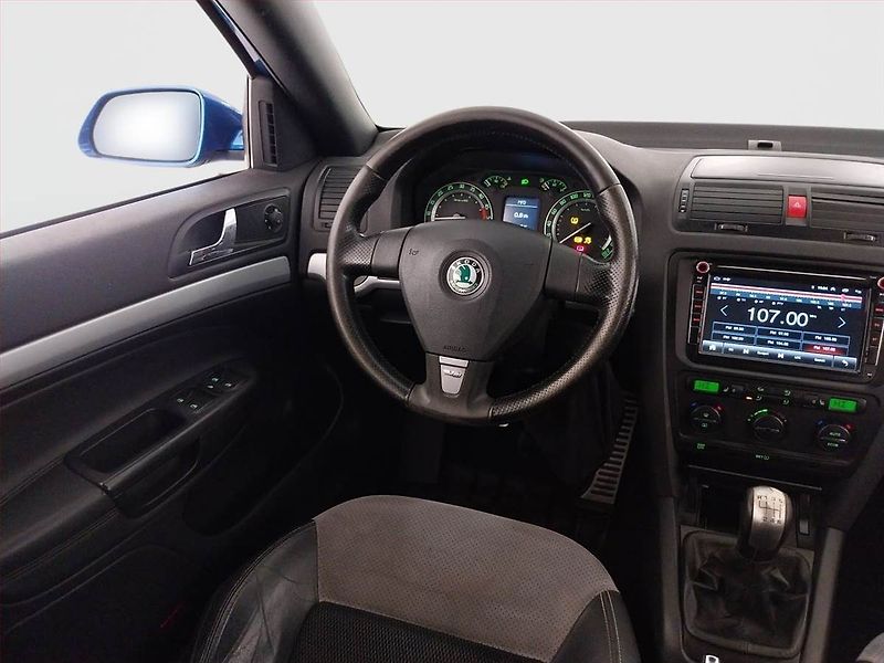 Škoda Octavia (2008) RS 2.0 TDI, Serv.kniha, po STK - fotka 7 z 19