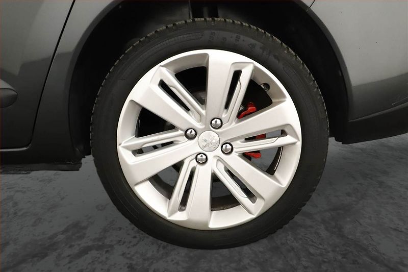 Peugeot 3008 (2014) 1.6 HDi, Automat, Navi, Xenony - fotka 12 z 18