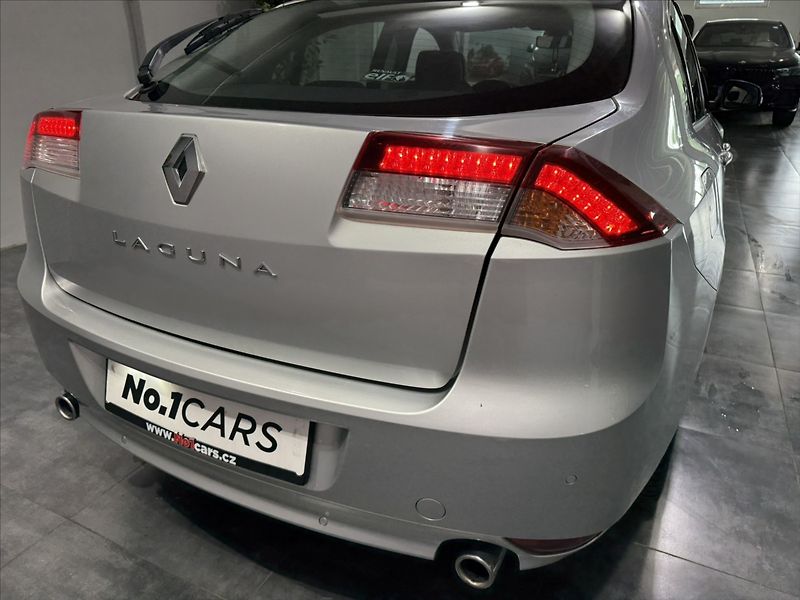 Renault Laguna 2,0   DCi GT 4CONTROL BI-XEN - fotka 32 z 42