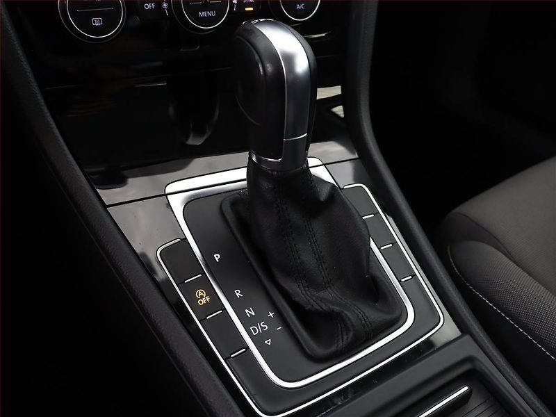 Volkswagen Golf (2016) 1.4 TGI CNG, Automat, Tempomat - fotka 11 z 17