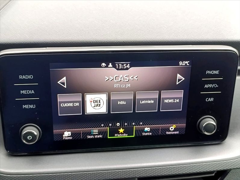 Škoda Scala 1,6 TDi DSG Ad.tempomat LED AL - fotka 31 z 36