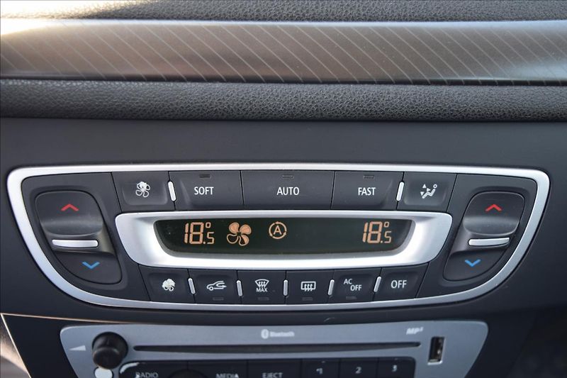 Renault Mégane 1,5 DCI 81KW PO SERVISE TAŽNÉ - fotka 43 z 47