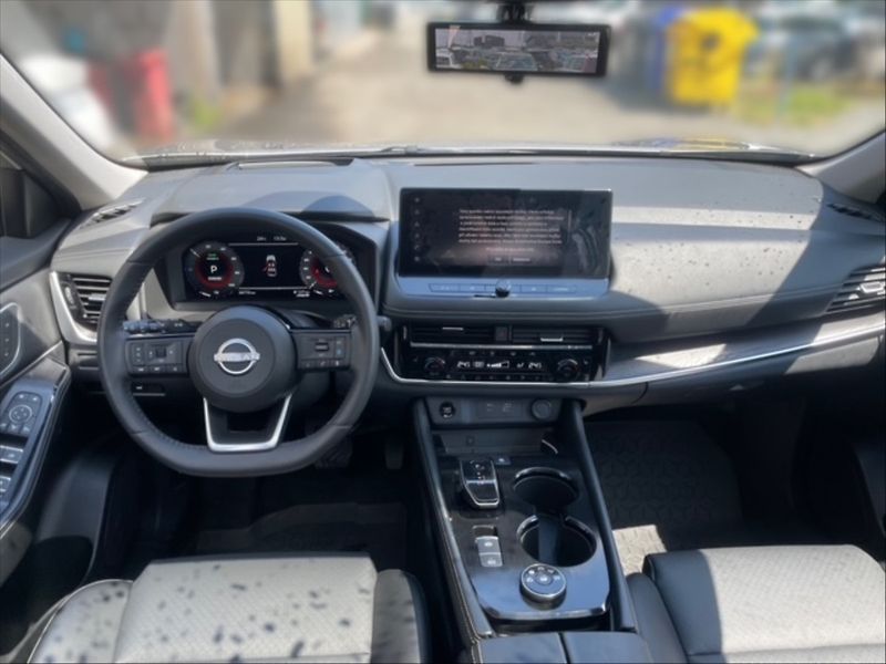 Nissan X-Trail 1,5 e-P. e-F. TEKNA AWD AT - fotka 9 z 11